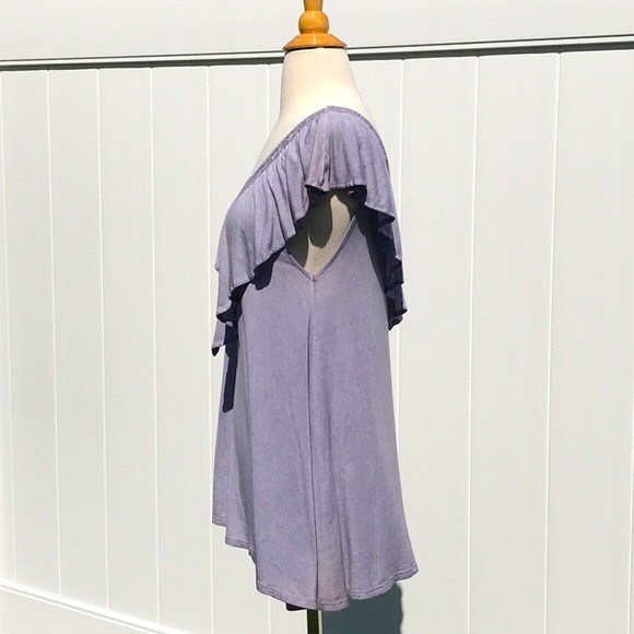 Max Jeans Blue Ruffled Double V Neckline Swing Top Size Medium - Picture 10 of 15